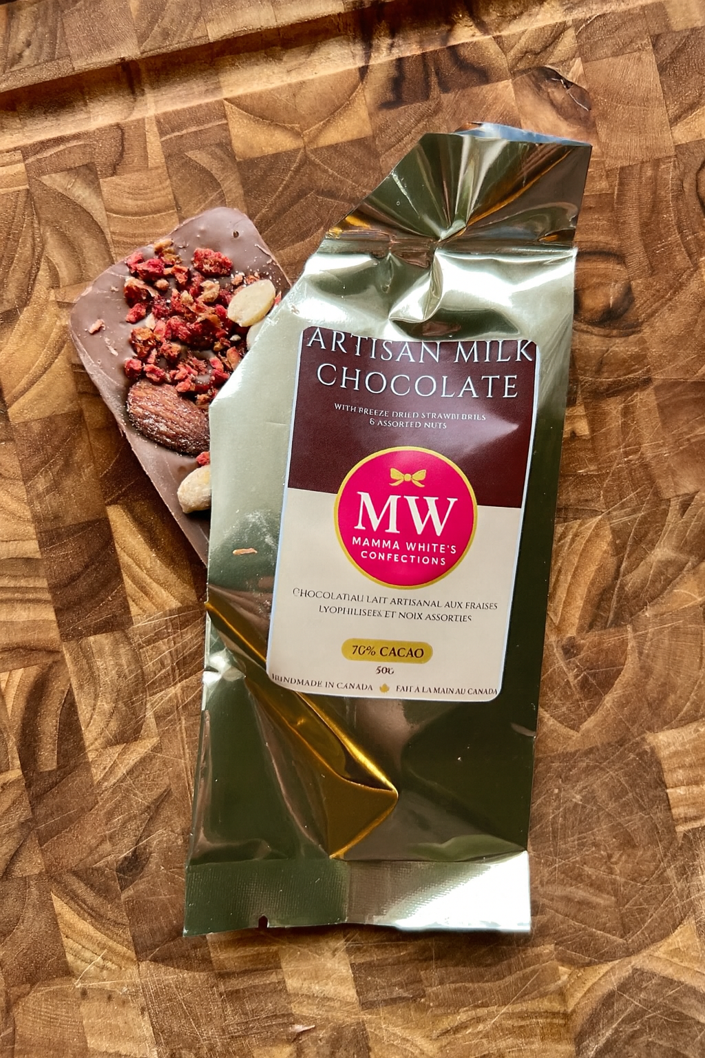 Milk chocolate bar with freeze dried strawberries & nuts